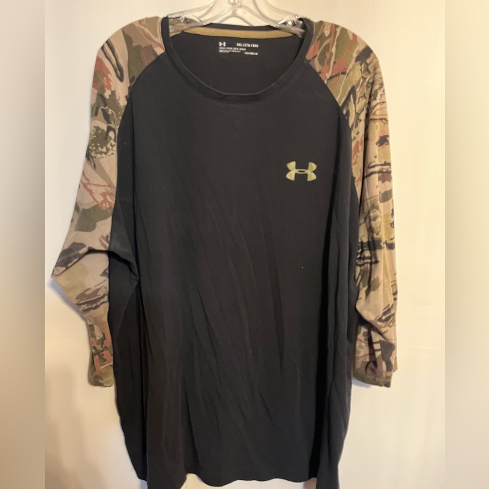 Men’s Under Armour long sleeve shirt